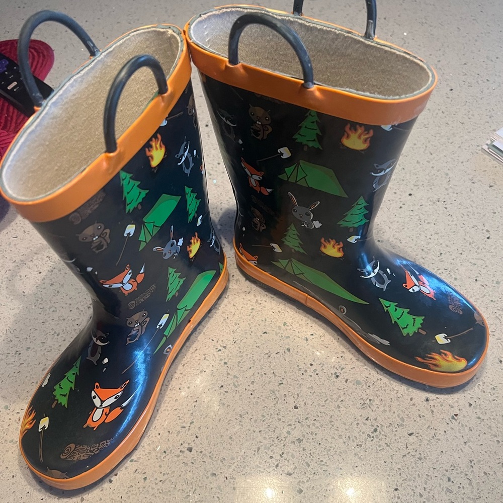 Kids rubber rain boots